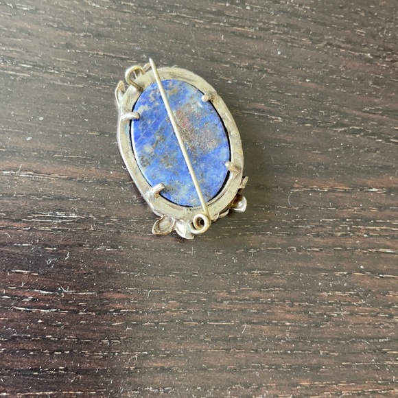 Vintage silver brooch with flowers and blue stone - Picture 2 of 2